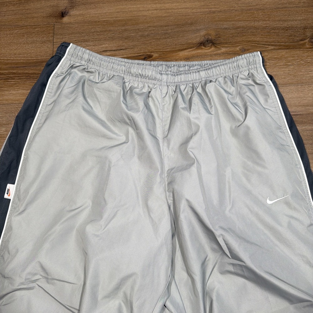 Nike Track Pants Mens XL Grey Black Striped Zip Windbreaker Silver Tag Vintage - Picture 4 of 14